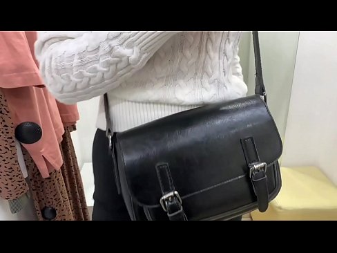 ❤️ אוננות פומבית של הכלבה הצעירה פרלברי עם דילדו בחדר המתאים פאקינג ב-iw.prendiporno.ru ❌️